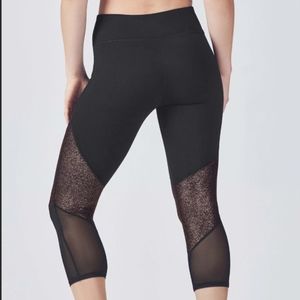 Fabletics Salar Mesh PowerHold Capri - New